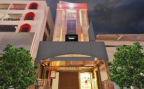 Super Townhouse Kankarbagh Formerly Kunwar Alcajars